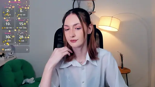 Snapshot of EasterBlink chatting on January 7, 2026, 12:18 pm EasterBlink online show from January 7, 2026, 12:18 pm