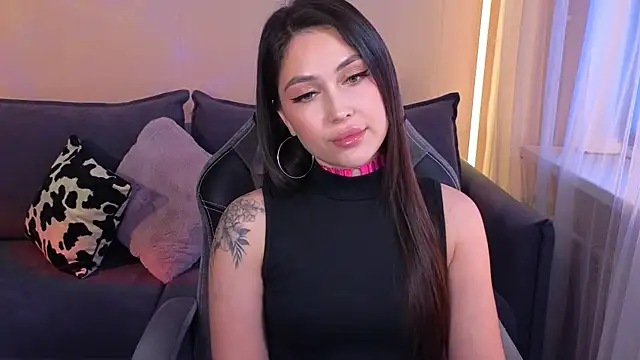 Snapshot of CarolineGuthrie chatting on June 7, 2026, 4:00 pm CarolineGuthrie online show from June 7, 2026, 4:00 pm