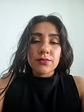 Snapshot of CAROLINE__07 chatting on November 19, 2025, 1:33 pm CAROLINE 07 online show from November 19, 2025, 1:33 pm