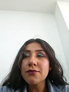 Snapshot of CAROLINE__07 chatting on December 5, 2025, 2:14 pm CAROLINE 07 online show from December 5, 2025, 2:14 pm