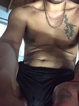 Snapshot of Chrissboys chatting on March 5, 2026, 7:43 pm Chrissboys online show from March 5, 2026, 7:43 pm