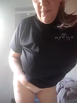 Snapshot of Feelineducentre chatting on February 28, 2026, 10:27 am Feelineducentre online show from February 28, 2026, 10:27 am