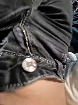 Leon-pervboy online show from February 18, 2026, 4:03 pm