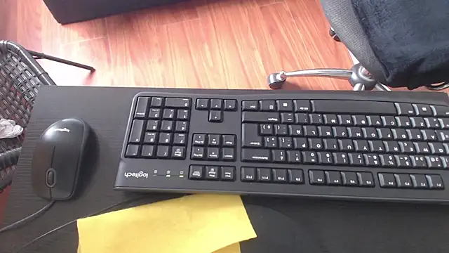 Snapshot of zohet_kriss chatting on December 20, 2025, 8:27 pm zohet kriss online show from December 20, 2025, 8:27 pm