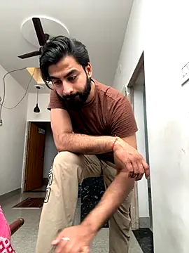 Snapshot of hottestboy03 chatting on October 18, 2025, 5:43 am hottestboy03 online show from October 18, 2025, 5:43 am