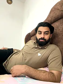 Snapshot of hottestboy03 chatting on November 3, 2025, 5:42 am hottestboy03 online show from November 3, 2025, 5:42 am