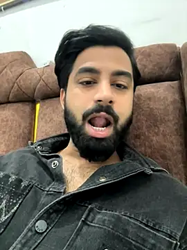 Snapshot of hottestboy03 chatting on November 25, 2025, 5:18 am hottestboy03 online show from November 25, 2025, 5:18 am