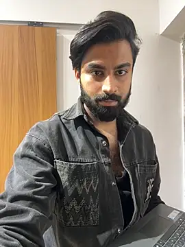 Snapshot of hottestboy03 chatting on November 27, 2025, 5:42 am hottestboy03 online show from November 27, 2025, 5:42 am