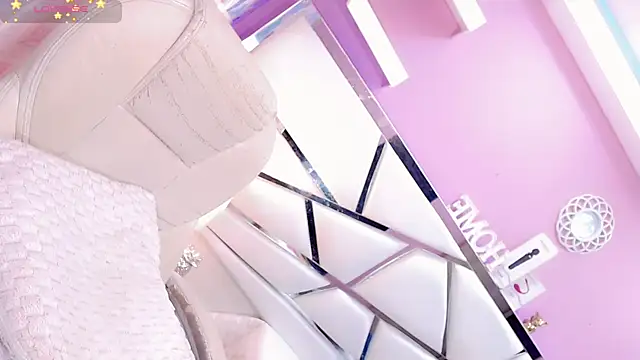 Ariia-janee online show from September 19, 2025, 6:15 am