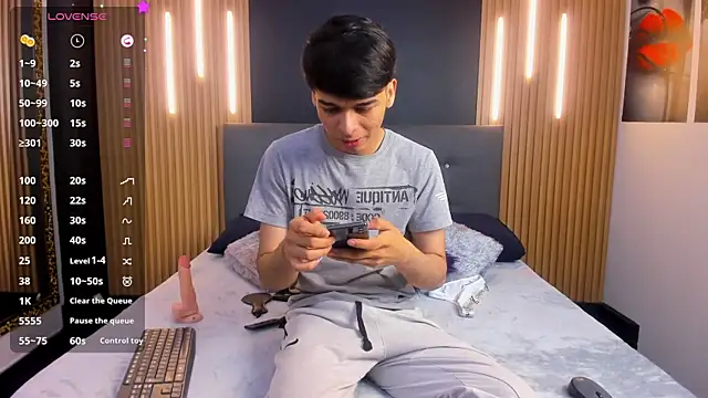 OnlyJos online show from October 20, 2025, 7:47 pm