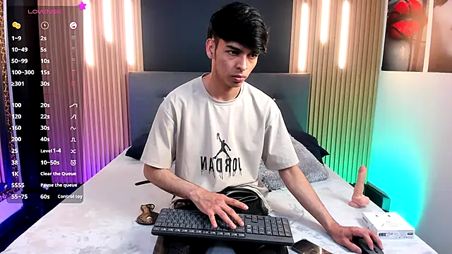 OnlyJos online show from November 20, 2025, 7:35 pm