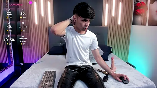 OnlyJos online show from December 1, 2025, 7:52 pm