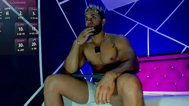 Massimo Cruz online show from November 19, 2025, 12:05 pm