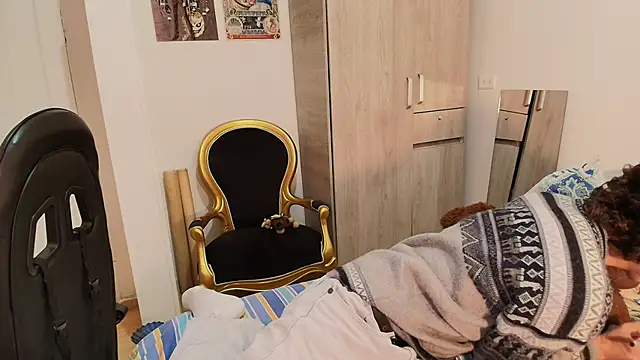 Nude Boy18 online show from October 18, 2025, 4:48 am