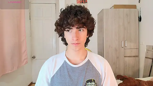 Nude Boy18 online show from November 20, 2025, 5:29 am