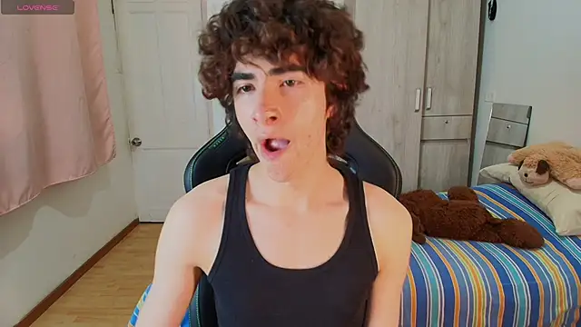 Nude Boy18 online show from November 30, 2025, 12:47 am