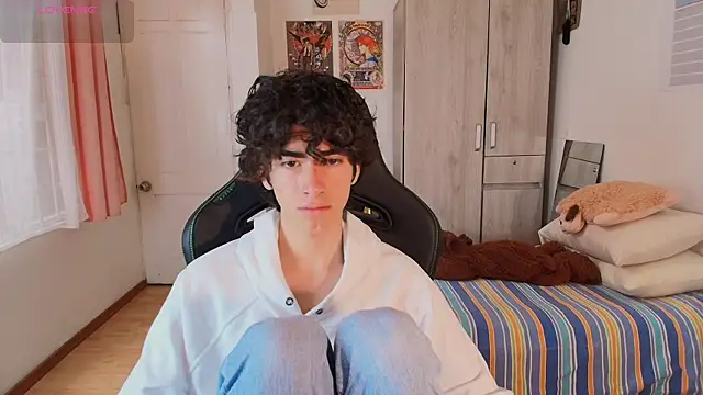 Nude Boy18 online show from April 10, 2026, 6:34 pm