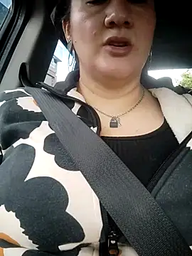 Snapshot of Aisha_manzur chatting on February 2, 2026, 3:55 pm Aisha manzur online show from February 2, 2026, 3:55 pm