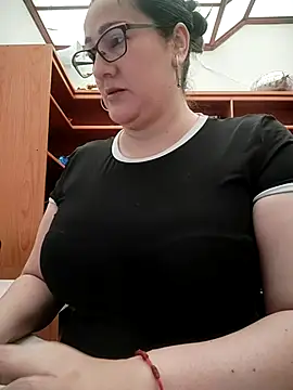 Snapshot of Aisha_manzur chatting on February 20, 2026, 6:41 pm Aisha manzur online show from February 20, 2026, 6:41 pm