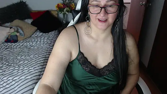 Snapshot of Aisha_manzur chatting on March 5, 2026, 9:11 pm Aisha manzur online show from March 5, 2026, 9:11 pm