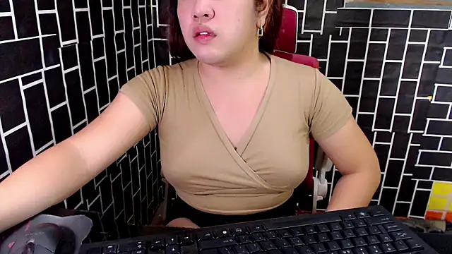 xUrDreamSlutWhore online show from September 12, 2025, 2:11 am