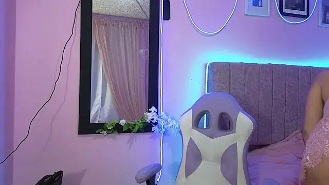 Snapshot of MiSofialeal chatting on September 23, 2025, 7:39 pm MiSofialeal online show from September 23, 2025, 7:39 pm