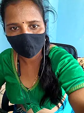 Snapshot of Tamil_Sweety chatting on September 18, 2025, 9:33 am Tamil Sweety online show from September 18, 2025, 9:33 am