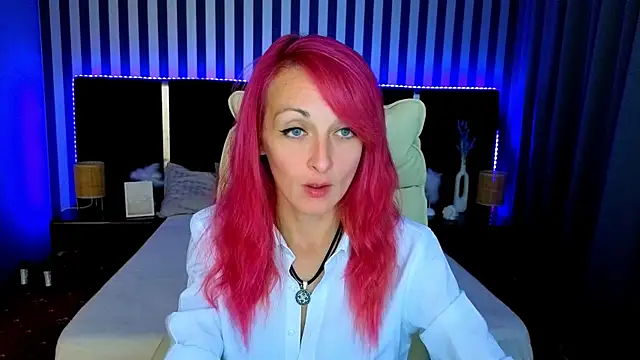 BrandyBloom online show from September 10, 2025, 7:03 pm