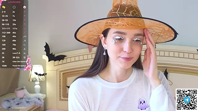 Snapshot of SoftieDream chatting on November 1, 2025, 6:15 am SoftieDream online show from November 1, 2025, 6:15 am