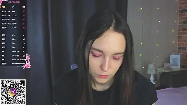 Snapshot of SoftieDream chatting on November 29, 2025, 6:27 am SoftieDream online show from November 29, 2025, 6:27 am