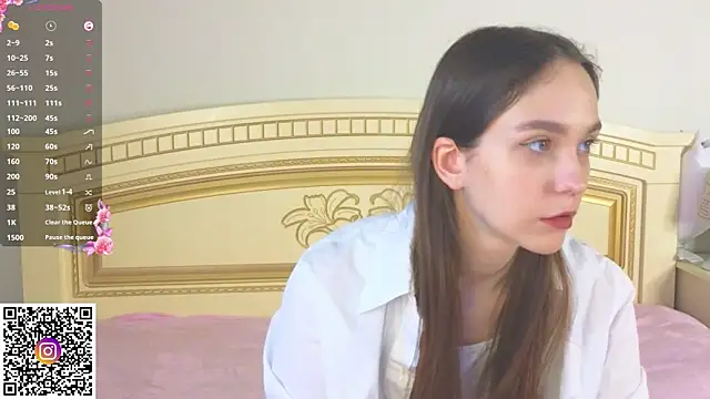 Snapshot of SoftieDream chatting on December 5, 2025, 6:22 am SoftieDream online show from December 5, 2025, 6:22 am