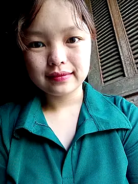 XoiXoi232 online show from October 5, 2025, 12:31 am