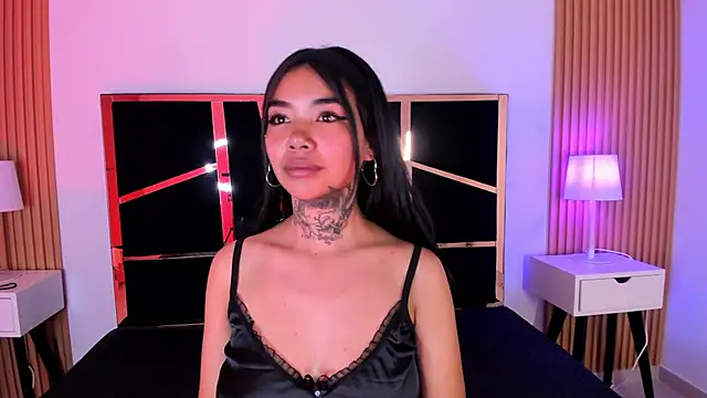 Celeeste18 online show from November 4, 2025, 2:32 am