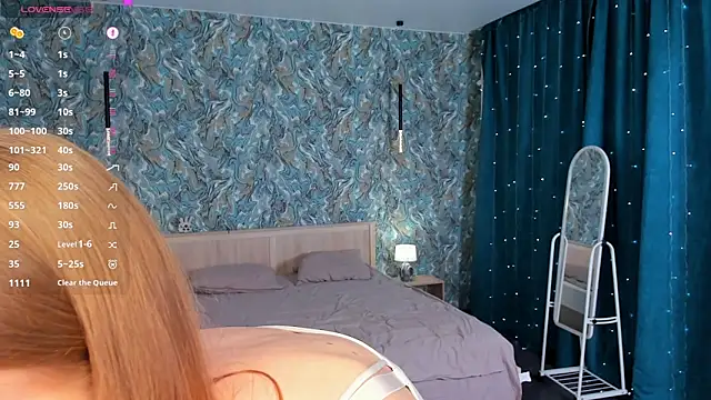 OdellaFrake online show from March 12, 2026, 7:42 pm