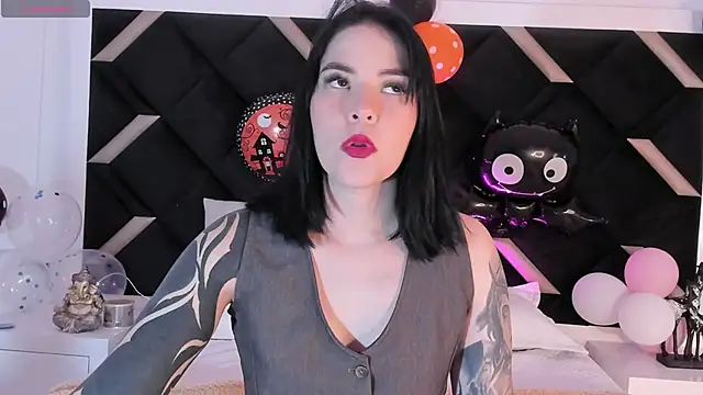 kate cass online show from October 26, 2025, 3:23 am