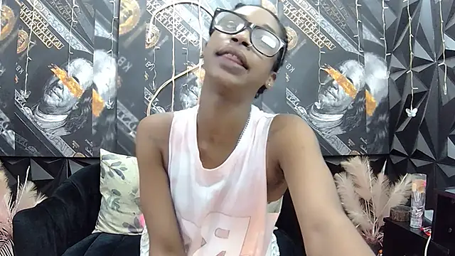 Lilmisbaddyxxx online show from October 8, 2025, 6:05 pm