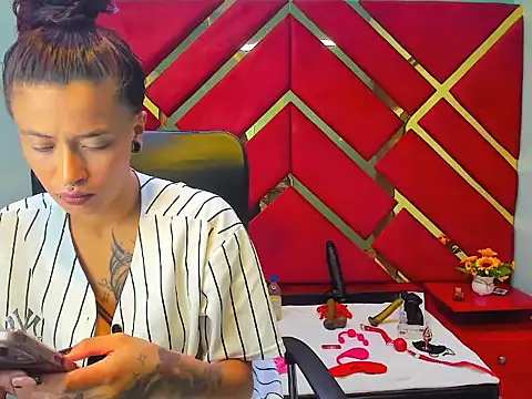 Kataleya Luck online show from December 5, 2025, 3:15 am