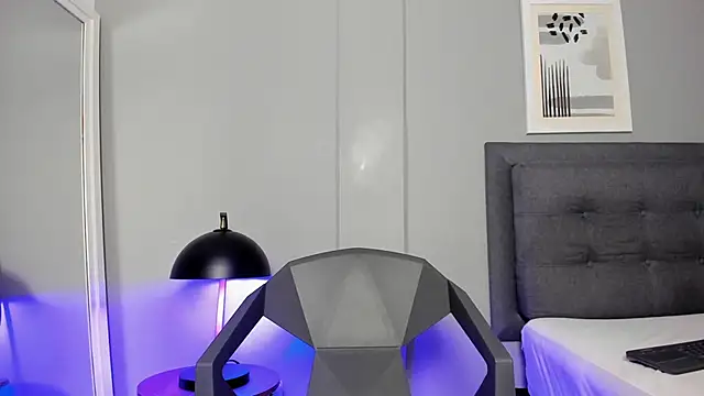 Snapshot of Tylerffoxx chatting on November 24, 2025, 7:35 pm Tylerffoxx online show from November 24, 2025, 7:35 pm