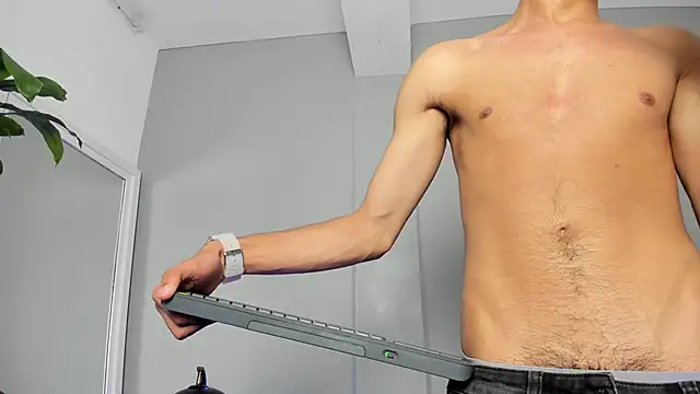 Snapshot of Tylerffoxx chatting on November 29, 2025, 8:34 pm Tylerffoxx online show from November 29, 2025, 8:34 pm