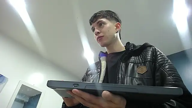 Jheampiiero online show from November 25, 2025, 12:38 pm