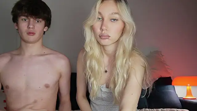 cuteleraay online show from December 16, 2025, 4:01 pm