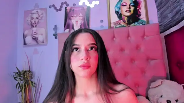 Snapshot of Megan_Luxe chatting on January 6, 2026, 4:16 am Megan Luxe online show from January 6, 2026, 4:16 am