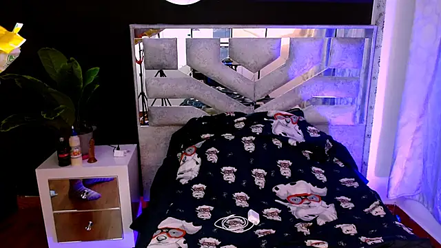 Snapshot of violet_bunnyy chatting on September 23, 2025, 3:09 am violet bunnyy online show from September 23, 2025, 3:09 am