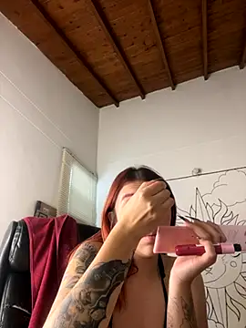 Paulina-Wells online show from October 27, 2025, 10:03 pm