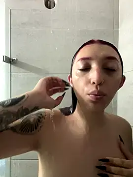 Paulina-Wells online show from December 18, 2025, 8:37 pm