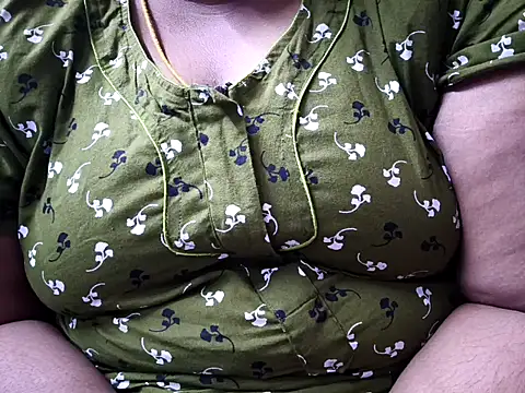 Snapshot of TAMIL_ELAKKIYA chatting on February 1, 2026, 10:41 pm TAMIL ELAKKIYA online show from February 1, 2026, 10:41 pm