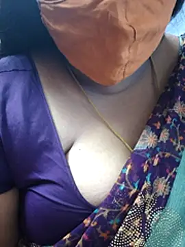 Snapshot of TAMIL_ELAKKIYA chatting on February 10, 2026, 8:24 pm TAMIL ELAKKIYA online show from February 10, 2026, 8:24 pm