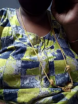 Snapshot of TAMIL_ELAKKIYA chatting on February 17, 2026, 4:09 am TAMIL ELAKKIYA online show from February 17, 2026, 4:09 am