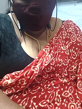 Snapshot of TAMIL_ELAKKIYA chatting on February 19, 2026, 6:04 pm TAMIL ELAKKIYA online show from February 19, 2026, 6:04 pm