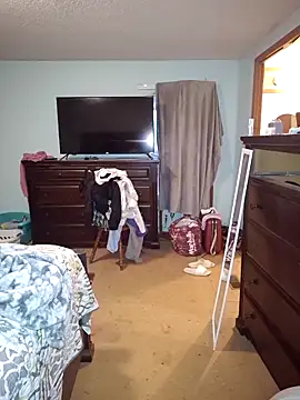 JuicyExxxperience online show from November 11, 2025, 12:05 pm